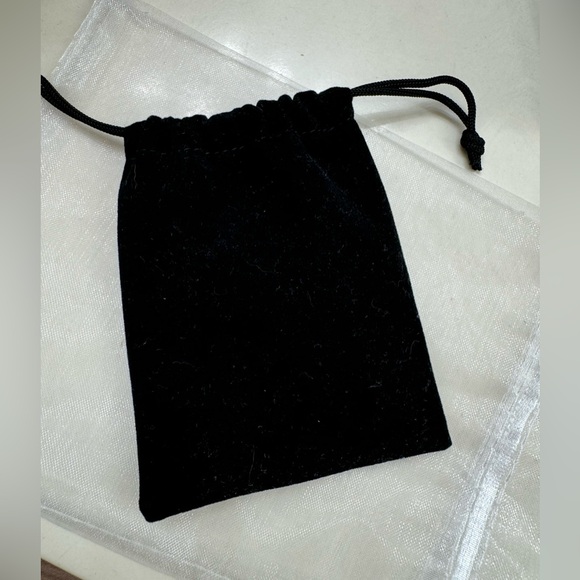 Preloved Authentic Gabriel & Co 14k rose gold bujukan cuff bracelet. - Picture 6 of 8